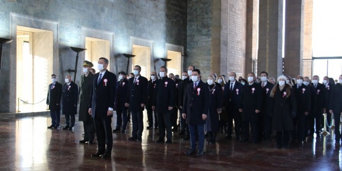 Bakan Selçuk ve öğretmenler Başöğretmen’in huzurunda