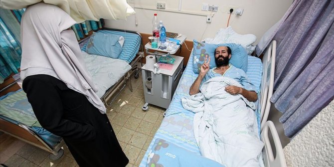 Açlık grevinin 103'üncü gününde İsrail'e geri adım attıran Filistinli tutuklu Ahres, özgürlüğüne kavuştu