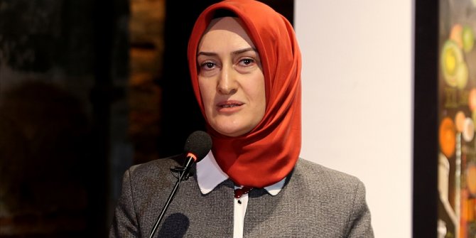Dr. Gümrükçüoğlu: İnsanı insan yapan manevi unsurlar dijital çağda da korunmalı