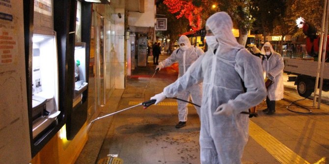 Korona virüs avcısı temizlik timi