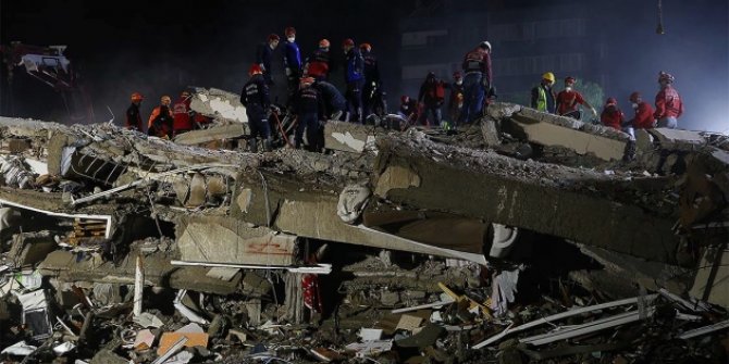 AFAD: İzmir'deki depremin ardından 2 kişinin tedavisi sürüyor