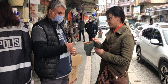 Maskesiz sokağa çıkanlara ceza kesildi