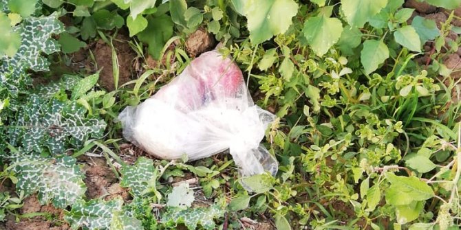 Tarlada gömülü 3,5 kilo uyuşturucu ele geçirildi