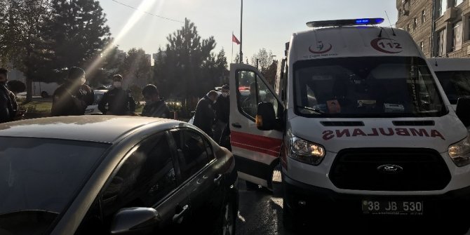 Yan bakma kavgasında kan aktı: 1 yaralı