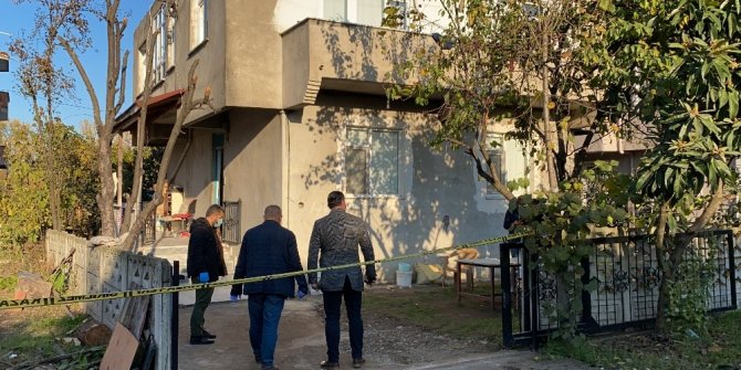 Kayınpeder, torunlarının gözü önünde hem gelinini hem kendini vurdu