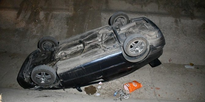 Boş sulama kanalına düşen otomobilin sürücüsü ağır yaralandı
