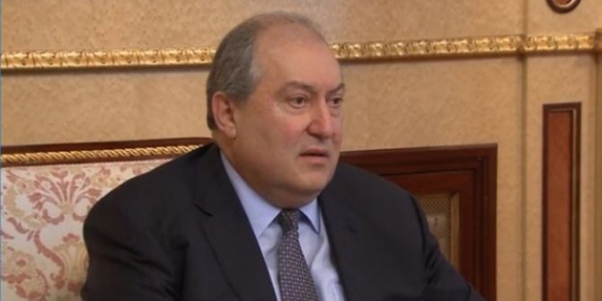 Ermenistan Cumhurbaşkanı Sarkisyan'dan hükümete istifa çağrısı
