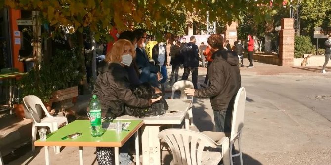 Tartıştığı kız arkadaşını sokak ortasında bacağından bıçakladı