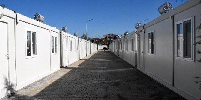 İzmir'de konteyner kente yerleşenlerin sayısı artıyor