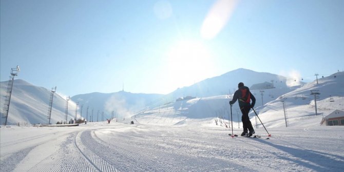 Rus ve Ukraynalı turistler kayak turizmi için rotasını Türkiye'ye çevirdi