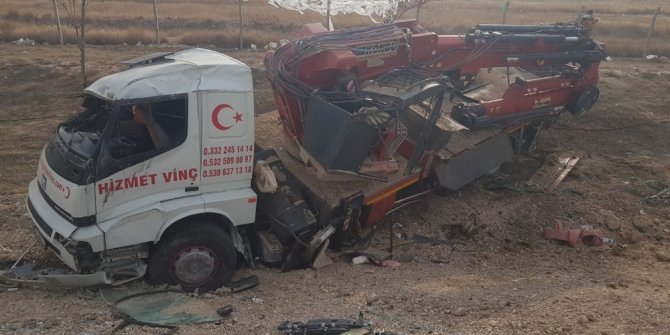 Konya’da devrilen vincin sürücüsü yaralandı