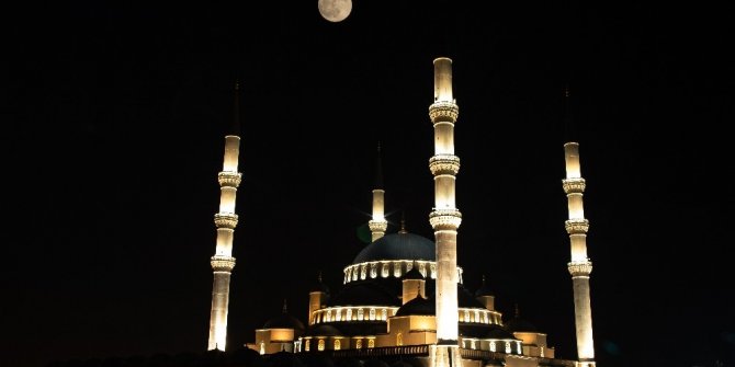 Ankara’da dolunay