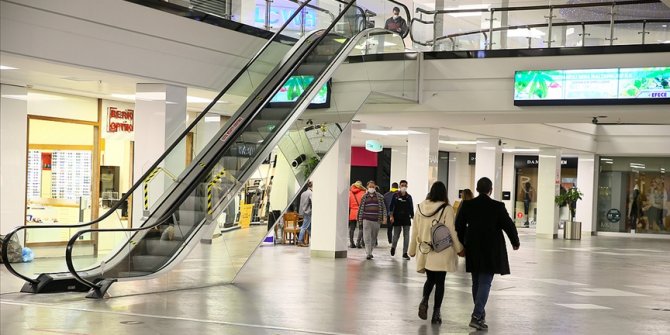 Kovid-19 tedbirlerine uymayan 135 AVM'ye para cezası