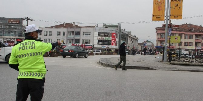Yayalara yol vermeyen sürücülere ceza