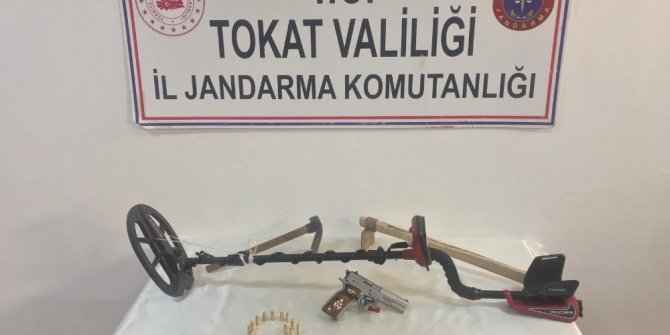 Tokat’ta kaçak kazı yapan 2 kişi suçüstü yakalandı