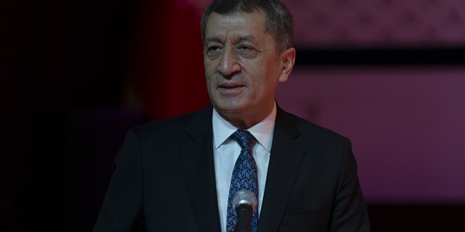Bakan Selçuk: Engelli öğrencilerimiz için yeni bir kolaylık yeni bir hak üzerinde çalışmayı unutma