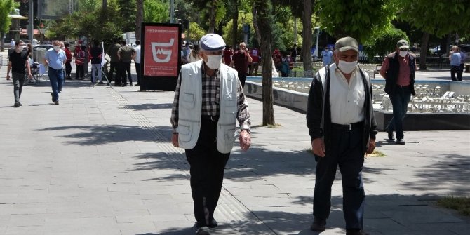 Denizli’de yaşlılara 3 günlük maaş izni
