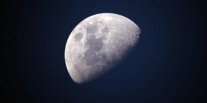 NASA Ay toprağı için 1 dolar ödeyecek