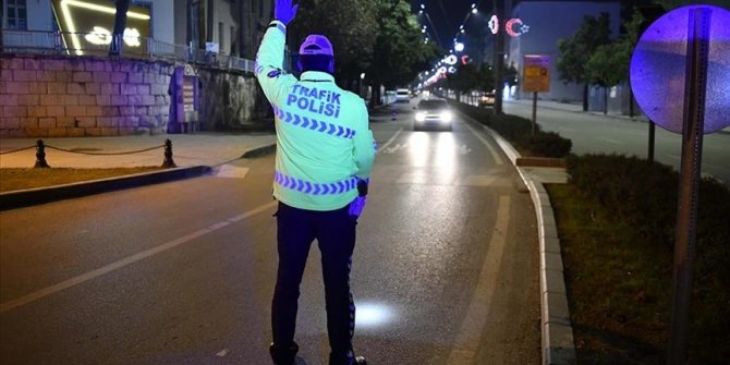 Turkey-wide weekend curfew becomes effective