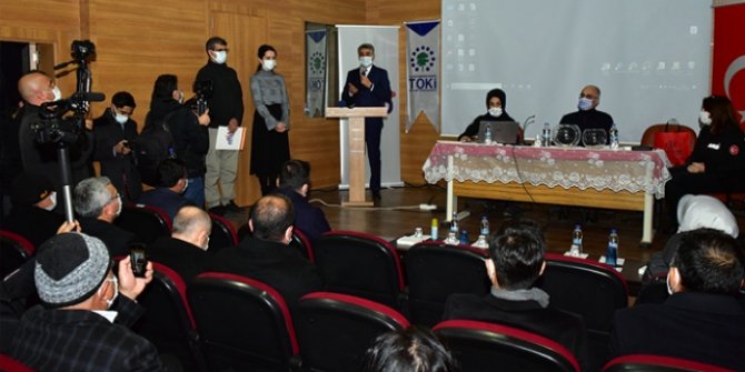 Pütürge'de deprem konutları hak sahiplerine teslim edildi