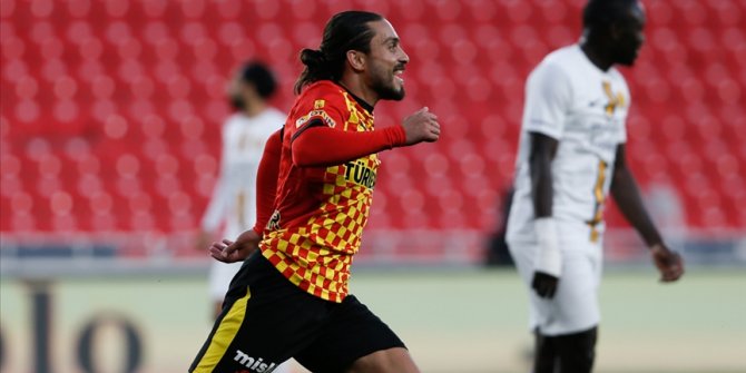 Halil Akbunar, Göztepe formasıyla 100. Süper Lig maçına çıktı