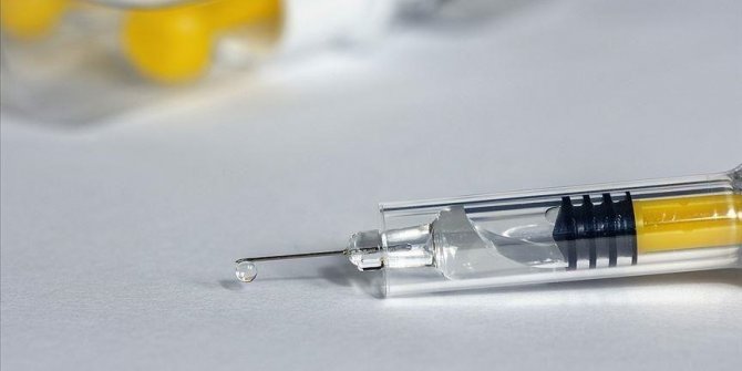 Le Royaume-Uni entame mardi une campagne de vaccination, une première mondiale