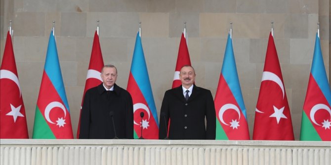 Turkish, Azerbaijani presidents attend Victory Parade