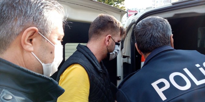 Adana'da Türk bayrağına zarar veren şüpheli gözaltına alındı