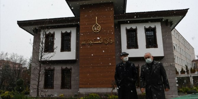 İçişleri Bakanı Soylu 'karda yürüyüş' fotoğraflarını paylaştı