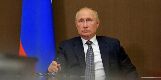 Putin'den COVID-19'a karşı geniş çaplı aşılama talimatı