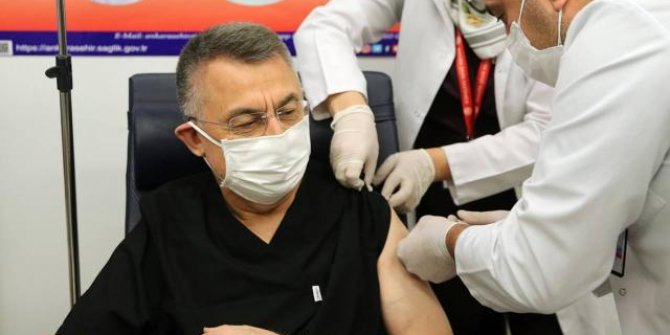 Cumhurbaşkanı Yardımcısı Oktay aşı oldu