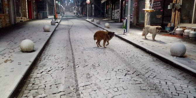 Tekirdağ’da yoğun kar: Vatandaş büyük sevinç yaşadı