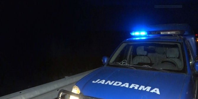 Kar temizlerken çatıdan düşerek hayatını kaybetti