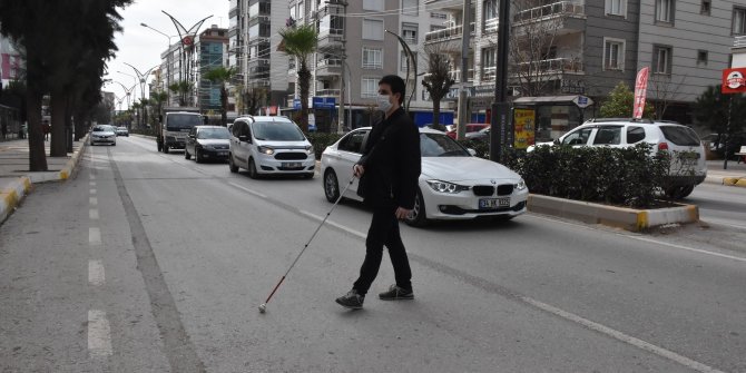 Görme engelliden sürücülere uyarı: Sokaklarda biz de varız, bizi unutmasınlar