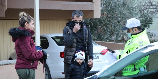 Kısıtlamada 'dur' ihtarına uymayan ehliyetsiz sürücüye 13 bin TL ceza