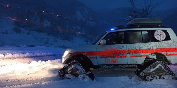 112 ekipleri doğum yapan hastanın imdadına yetişti