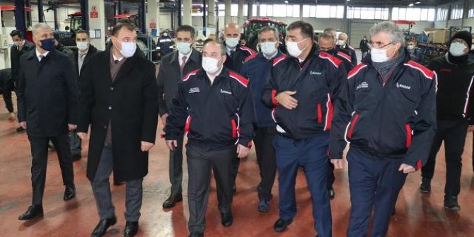 Bakan Varank’tan Sakarya'da traktör fabrikasına ziyaret