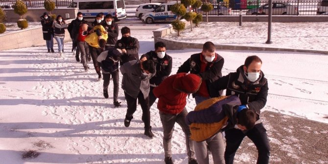 Karaman’daki operasyonda gözaltına alınan 41 kişiden 11’i tutuklandı