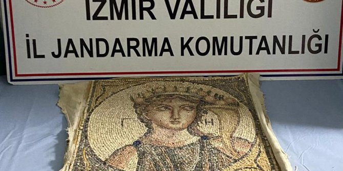 Satmaya çalıştıkları 2 bin yıllık mozaik ile yakalandılar