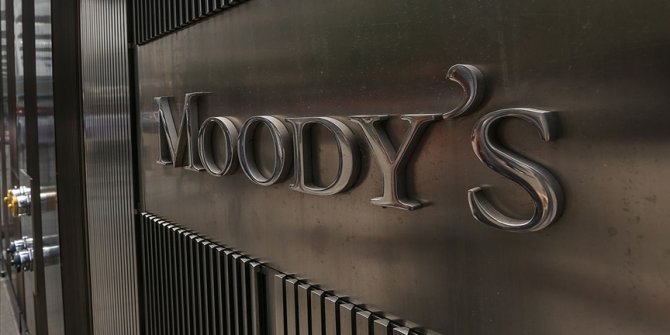 Moody's: Salgın Avro Bölgesi'nde uzun vadeli duraklama riskini artırabilir
