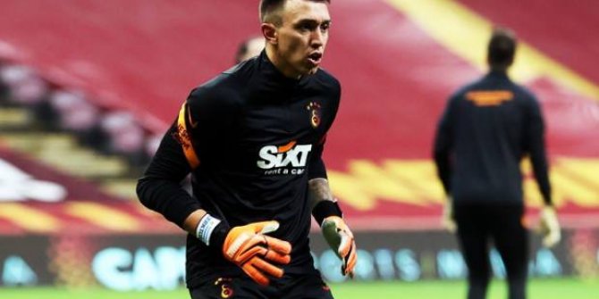 Muslera 7 ay sonra döndü! Süper Lig'de tarihe geçti