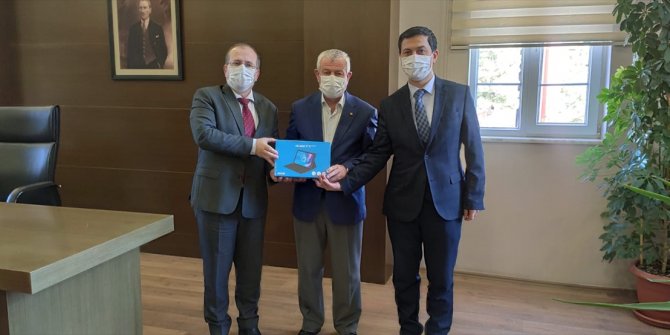 Ilgın Ticaret Borsası'ndan uzaktan eğitime destek için tablet bağışı