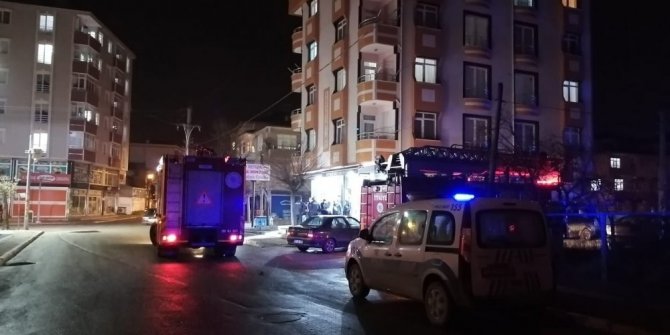 Yük asansörünün altında kalan işçi hayatını kaybetti