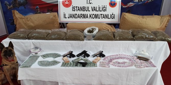 Jandarmanın Avcılar ve Büyükçekmece'deki uyuşturucu operasyonu kamerada