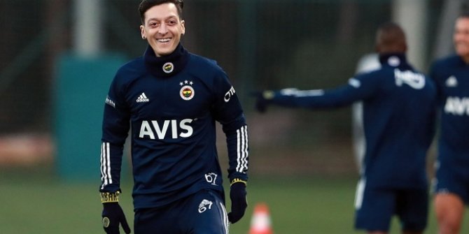 Mesut Özil ilk antrenmanına çıktı