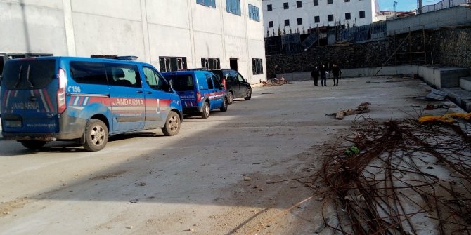 9 metre yüksekten beton zemine düşen işçi ağır yaralandı