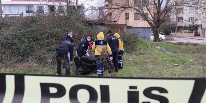 Boş bir arazide erkek cesedi bulundu