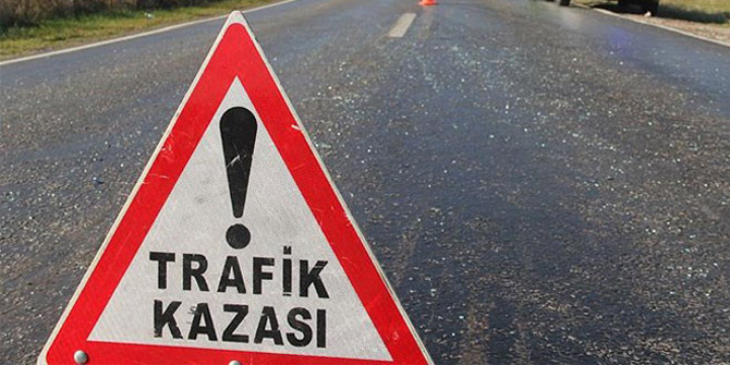 Konya'da şarampole devrilen otomobilden sağ çıktı