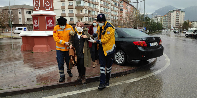 Konya'da otomobiller çarpıştı: 2 yaralı