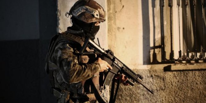 İstanbul'da zehir tacirlerine operasyon: 52 gözaltı